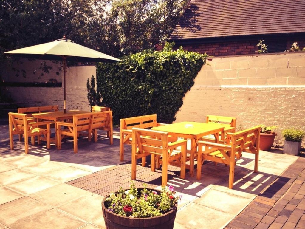The Waverley Hotel Crewe Bagian luar foto